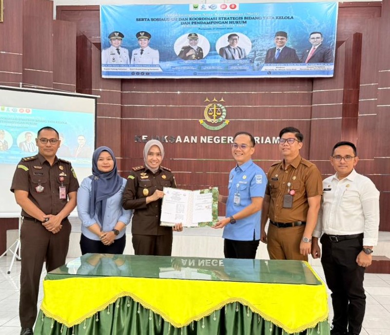 Penandatanganan Perjanjian Kerjasama Antara Kejari Pariaman dengan Perumda Tirta Anai Kab. Padang Pariaman Terkait Penanganan Masalah Hukum Bidang Perdata dan TUN