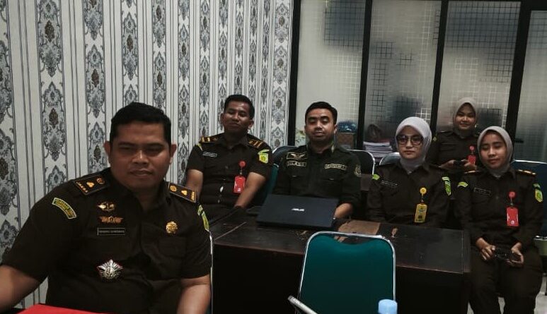 Sosialisasi Penginputan Data Dari CMS, Website Satu Data, dan EIS Simkari Yang Dilakukan Secara Daring