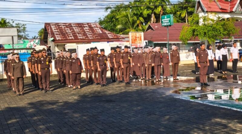Kepala Sub Bagian Pembinaan Memimpin Kegiatan Apel Pagi Kejaksaan Negeri Pariaman