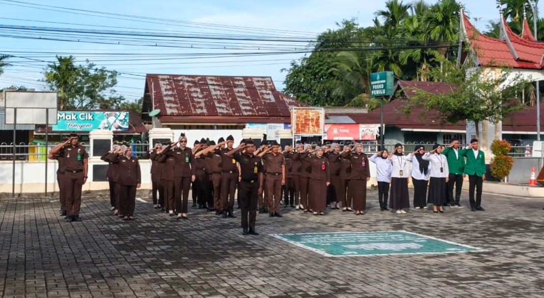 Kasi Perdata dan TUN Memimpin Kegiatan Apel Pagi Kejaksaan Negeri Pariaman
