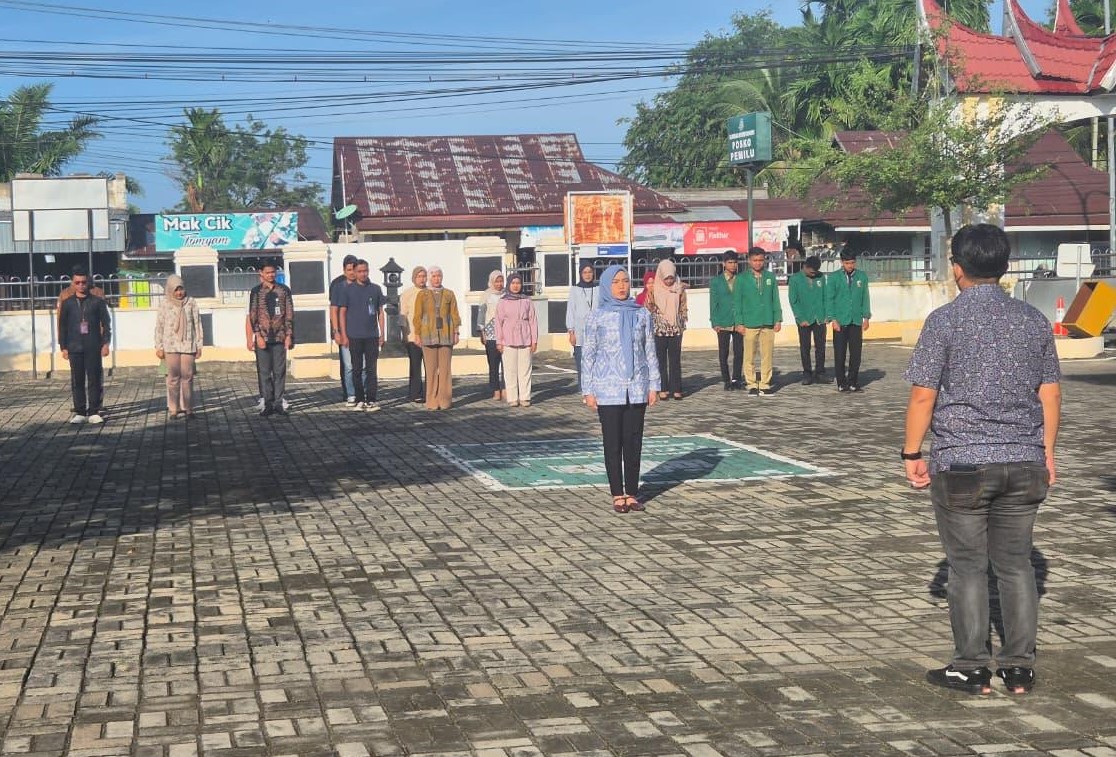 Kasi PAPBB Memimpin Apel Jumat Sore Kejaksaan Negeri Pariaman