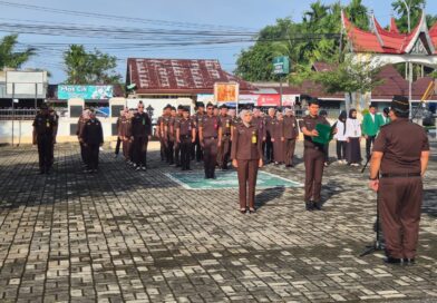 Kepala Subbagian Pembinaan Memimpin Apel Pagi Kejaksaan Negeri Pariaman